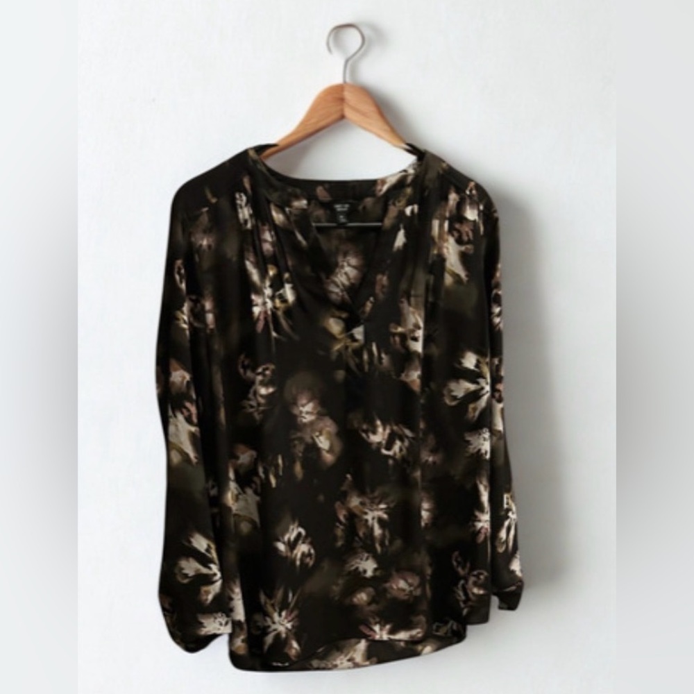 Simply Vera Vera Wang Black Floral Blouse – Size M